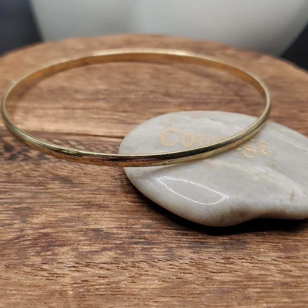 B2713 gold tone saucer bracelet